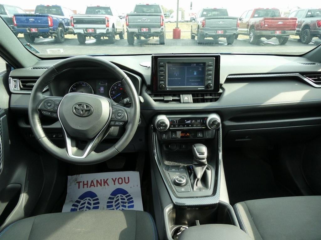 2022 Toyota RAV4 Hybrid SE