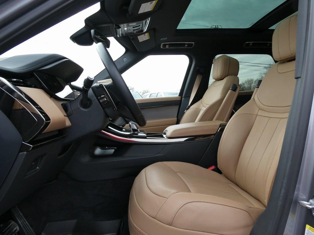 2025 Land Rover Range Rover Sport SE