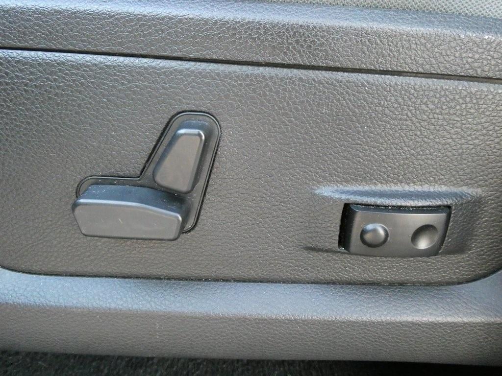 2016 RAM 1500 4WD Quad Cab 6.4 Ft Box Big Horn