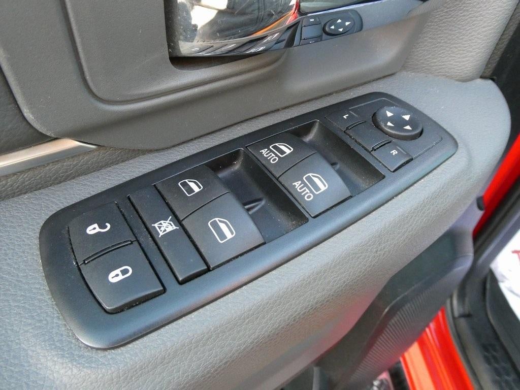 2016 RAM 1500 4WD Quad Cab 6.4 Ft Box Big Horn