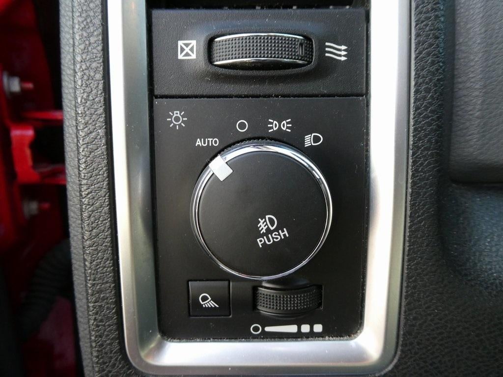 2016 RAM 1500 4WD Quad Cab 6.4 Ft Box Big Horn