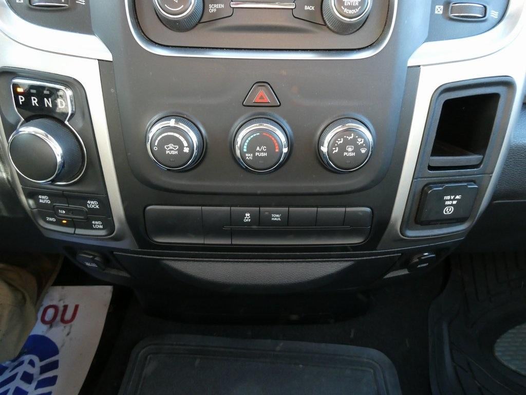 2016 RAM 1500 4WD Quad Cab 6.4 Ft Box Big Horn