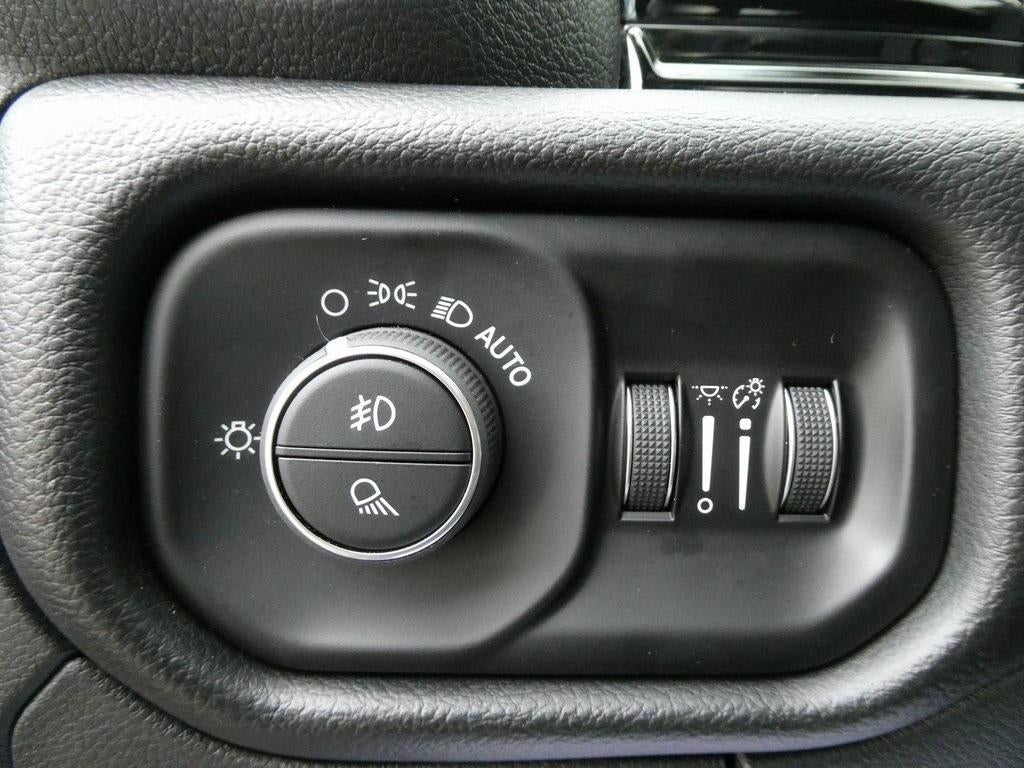 2025 RAM 1500 Laramie 4x4 Crew Cab 5'7" Box