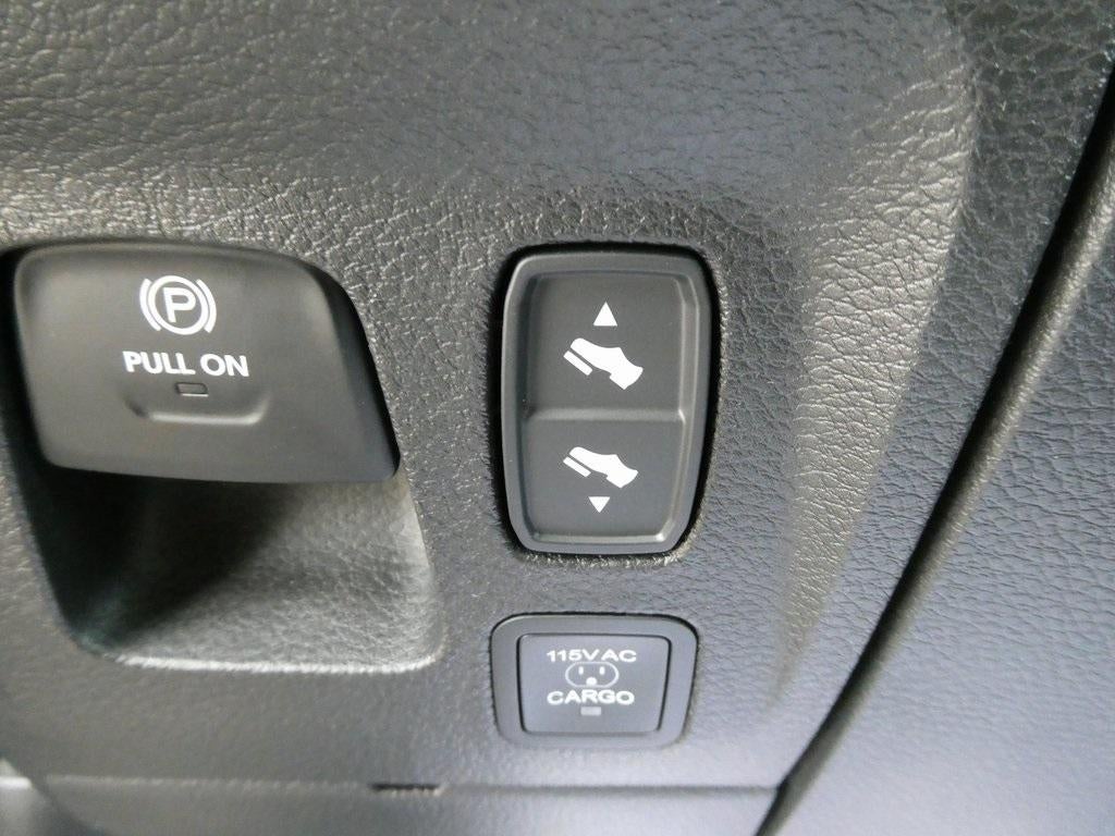 2025 RAM 1500 Laramie 4x4 Crew Cab 5'7" Box