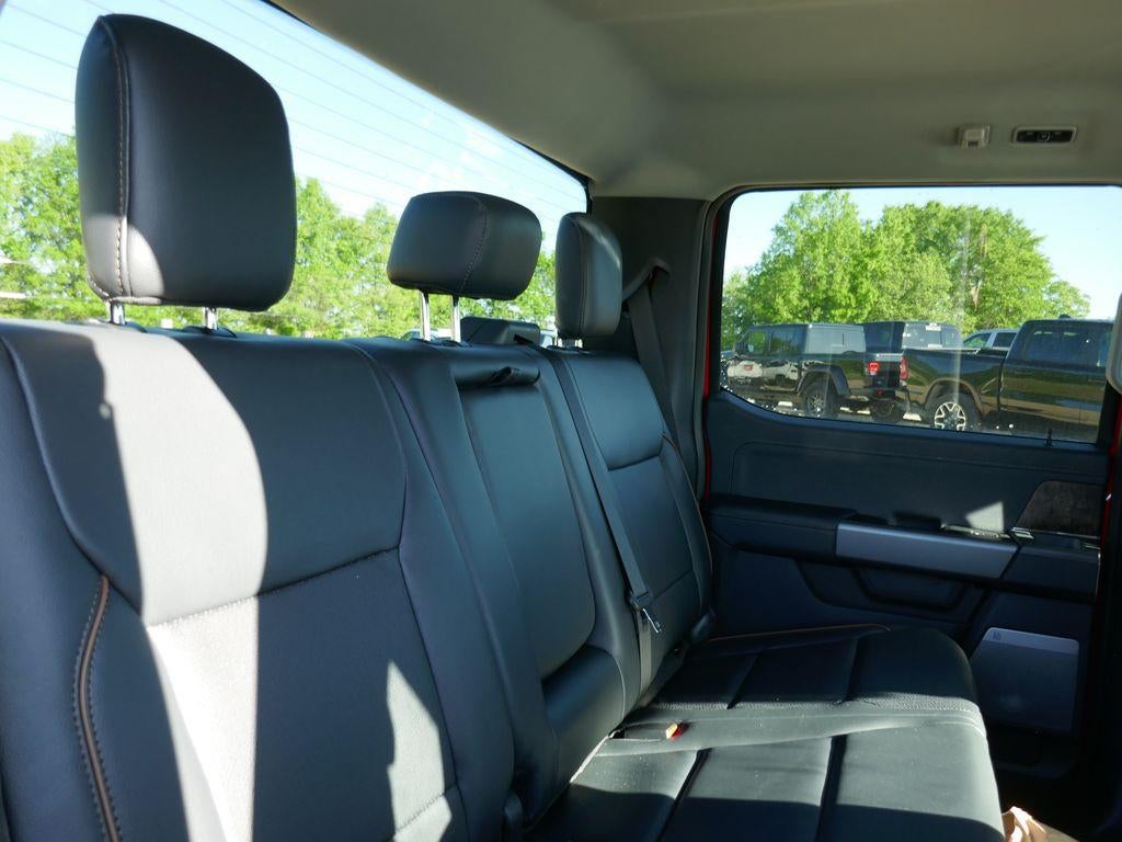 2026 Ford Super Duty F-550 DRW XL 4WD Crew Cab 179" WB 60" CA