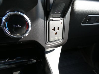 2027 Ford Super Duty F-550 DRW LARIAT 4WD Crew Cab 179" WB 60" CA