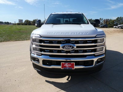 2027 Ford Super Duty F-550 DRW LARIAT 4WD Crew Cab 179" WB 60" CA