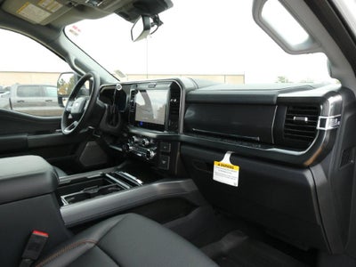 2027 Ford Super Duty F-550 DRW LARIAT 4WD Crew Cab 179" WB 60" CA