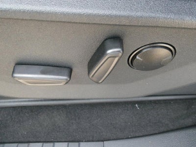 2027 Ford Super Duty F-550 DRW LARIAT 4WD Crew Cab 179" WB 60" CA