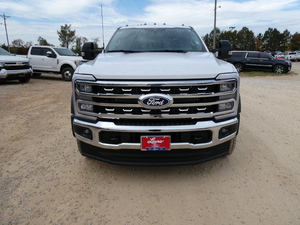 2027 Ford Super Duty F-550 DRW LARIAT 4WD Crew Cab 179" WB 60" CA