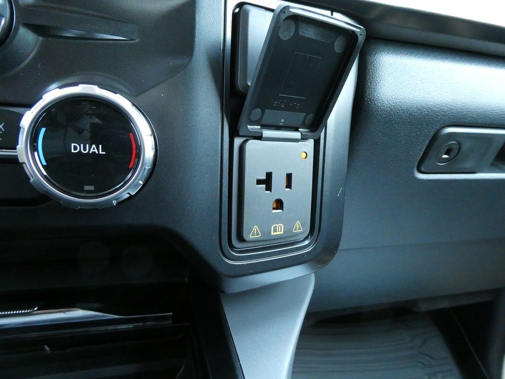 2026 Ford Super Duty F-550 DRW LARIAT 4WD Crew Cab 179" WB 60" CA