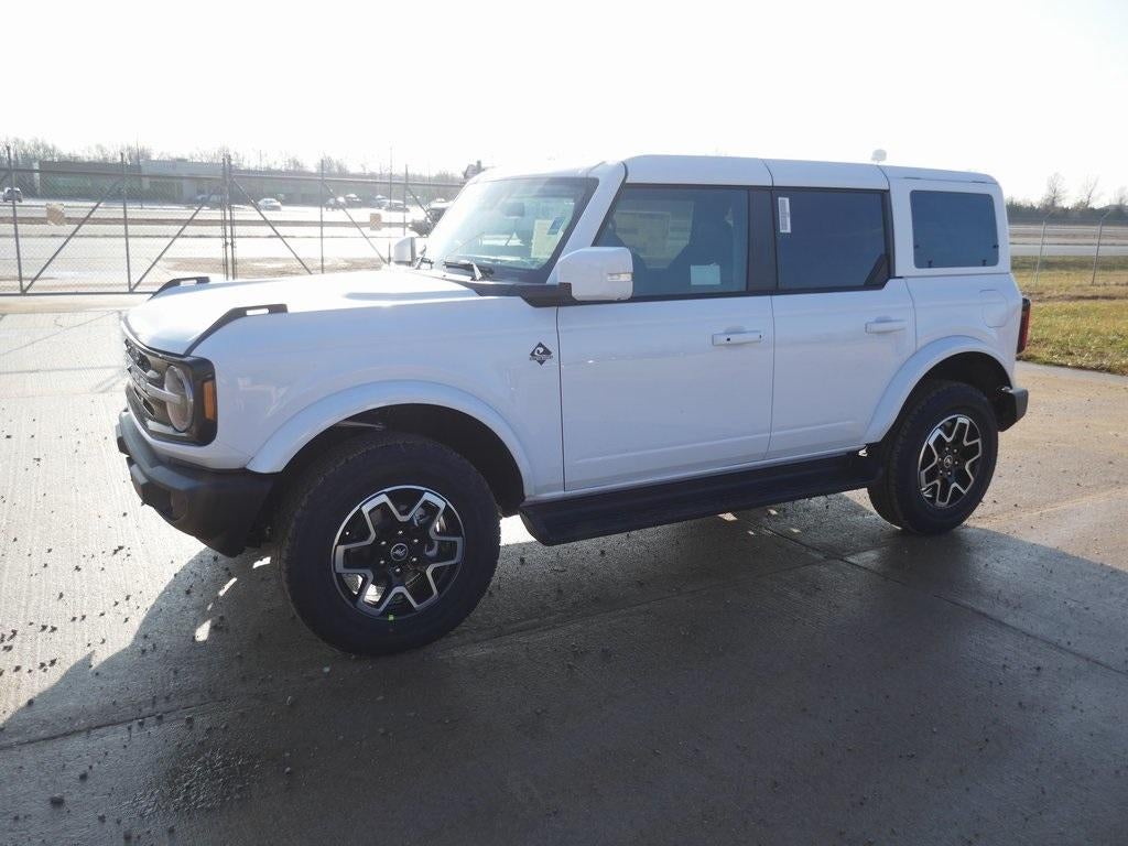 2025 Ford Bronco Outer Banks 4 Door 4x4