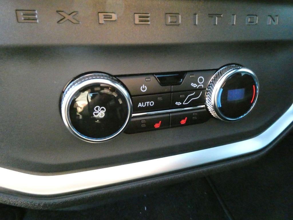 2027 Ford Expedition Max Platinum 4x4