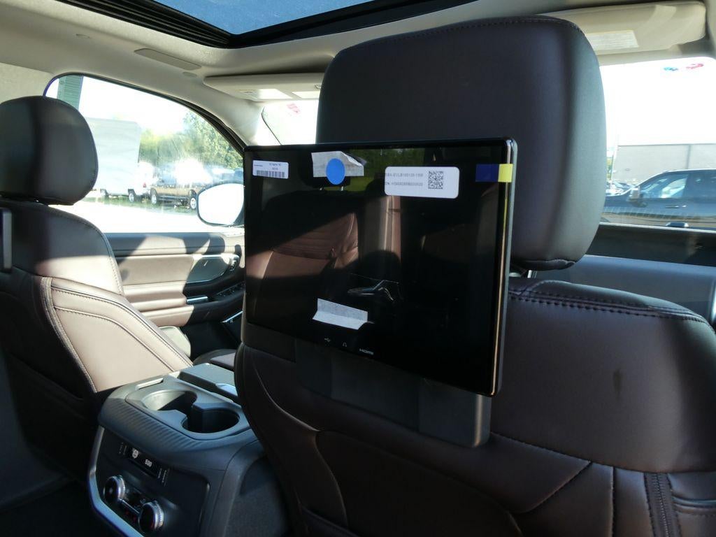 2027 Ford Expedition Max Platinum 4x4