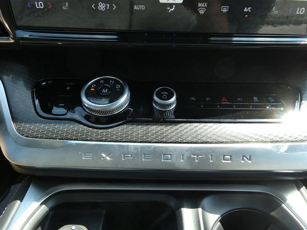 2027 Ford Expedition Max Platinum 4x4