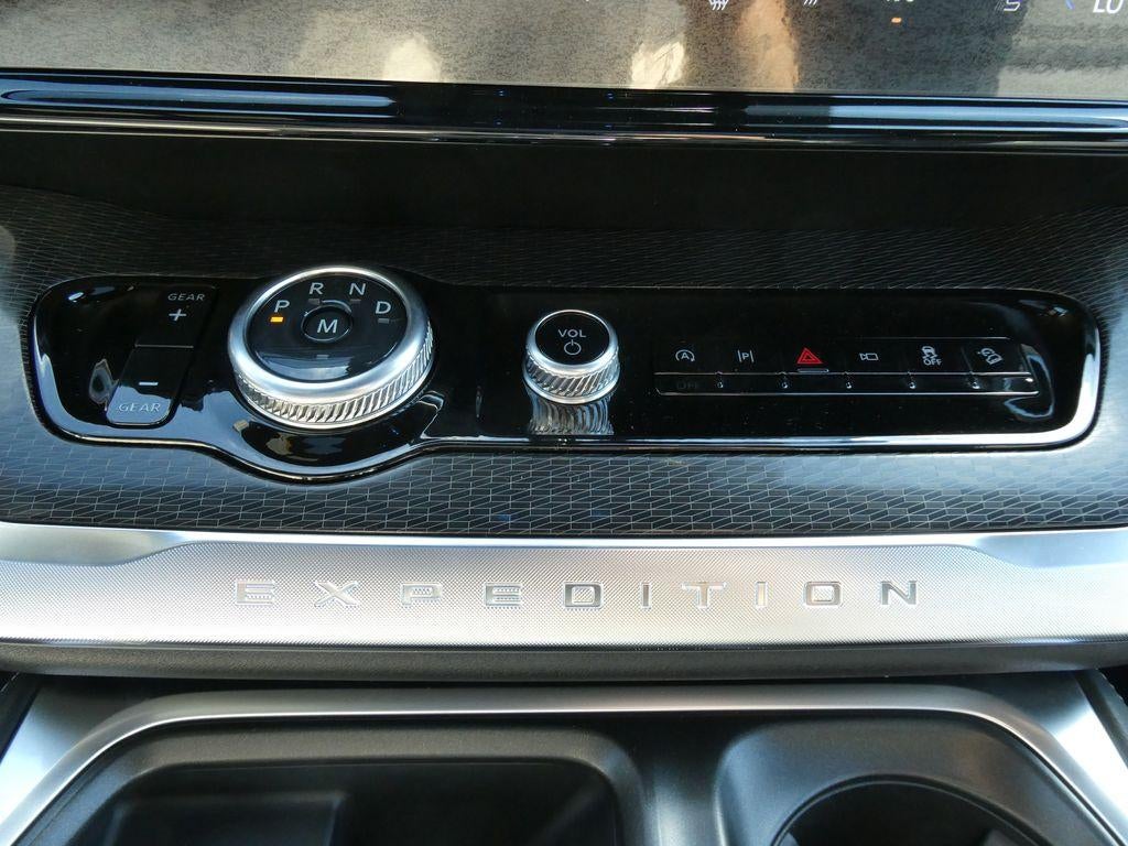 2027 Ford Expedition Platinum 4x4