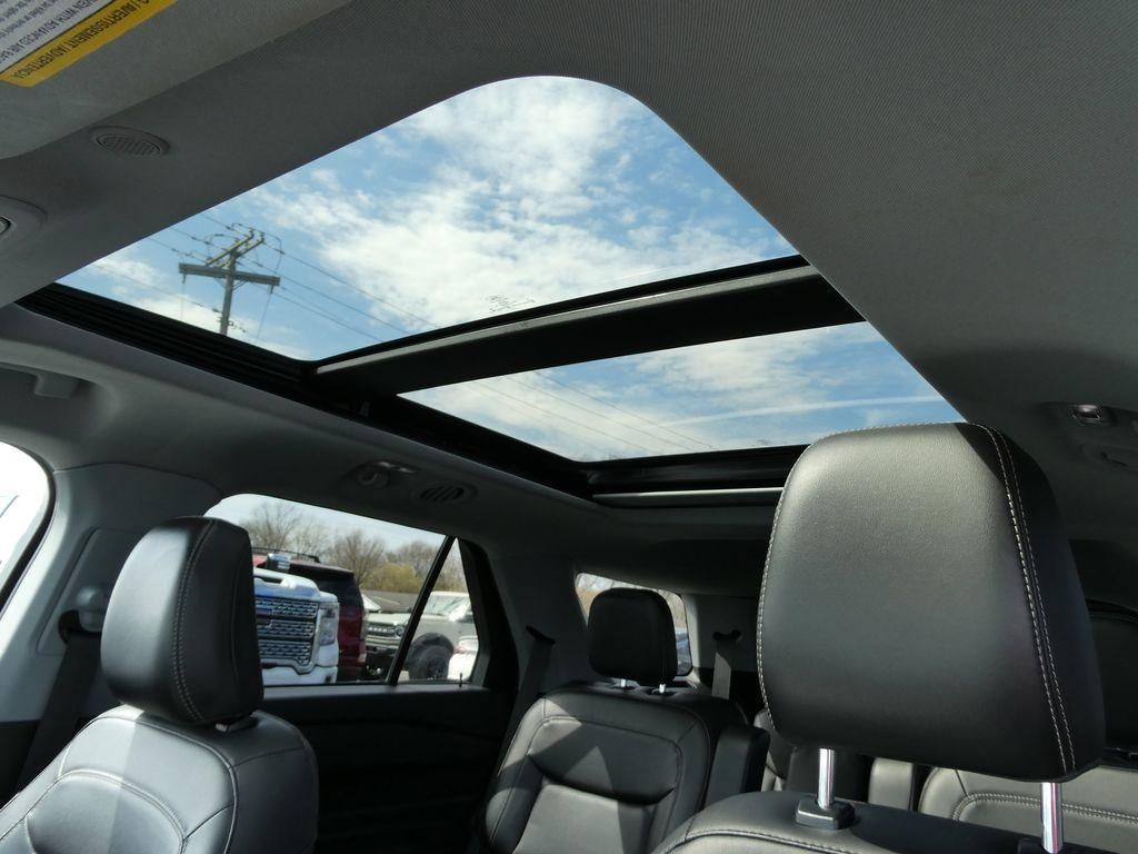 2023 Ford Explorer XLT 4WD