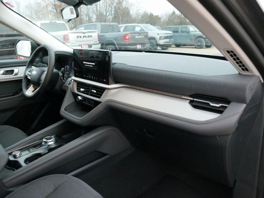 2026 Ford Explorer Active w/100A Pkg 4WD