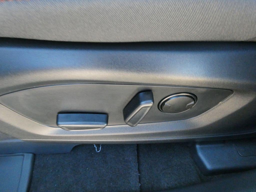 2026 Ford Explorer Active w/100A Pkg 4WD