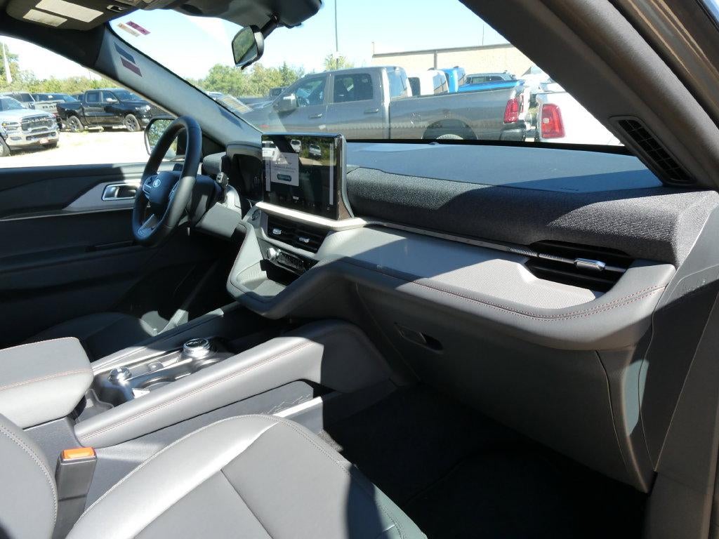 2027 Ford Explorer Active w/200A Pkg 4WD