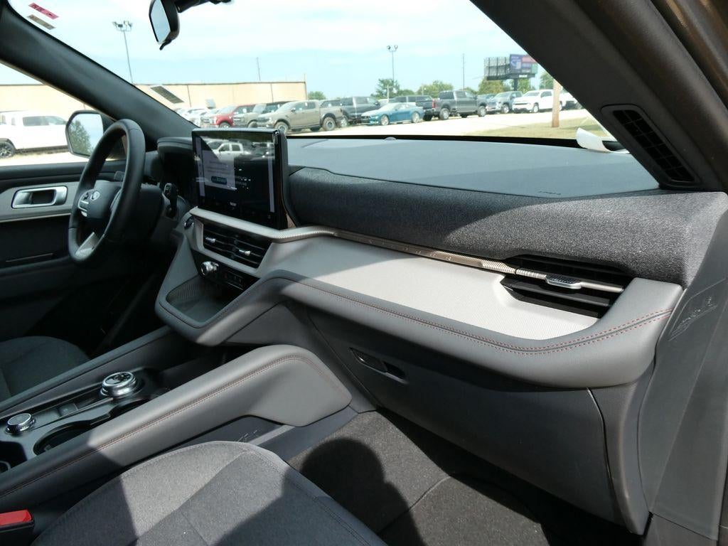 2027 Ford Explorer Active w/200A Pkg 4WD