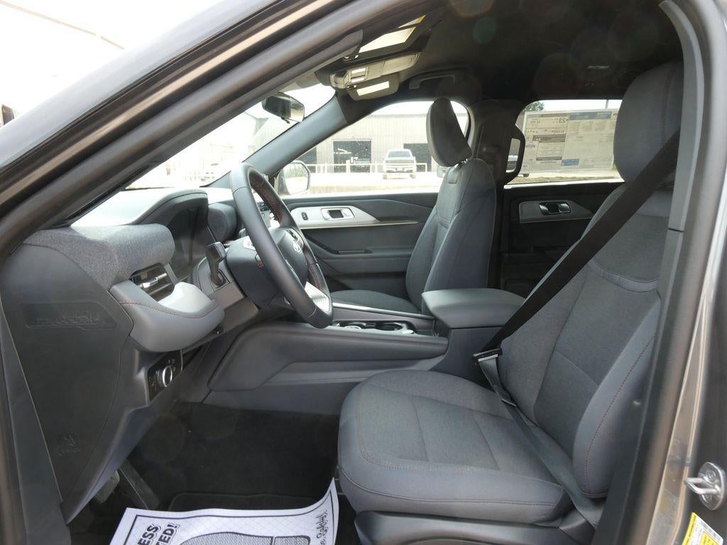 2027 Ford Explorer Active w/200A Pkg 4WD