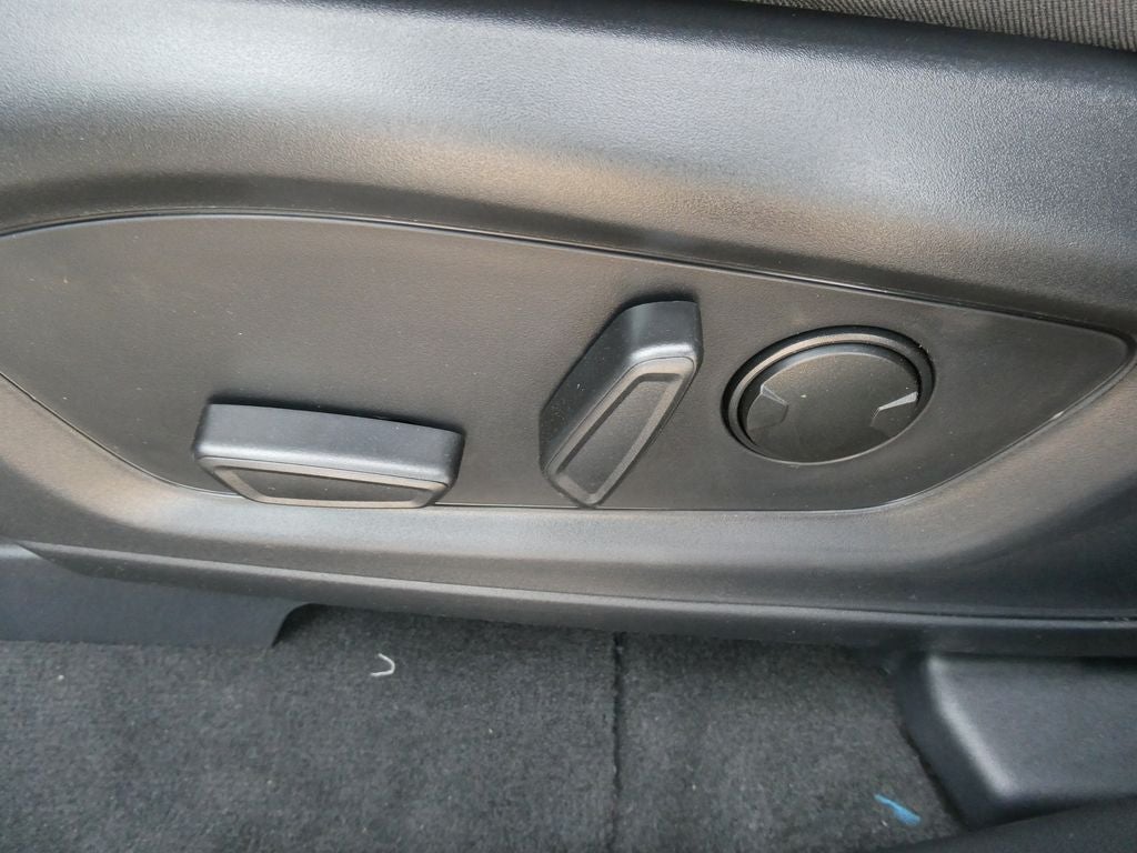 2027 Ford Explorer Active w/200A Pkg 4WD