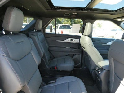 2027 Ford Explorer Active w/200A Pkg 4WD