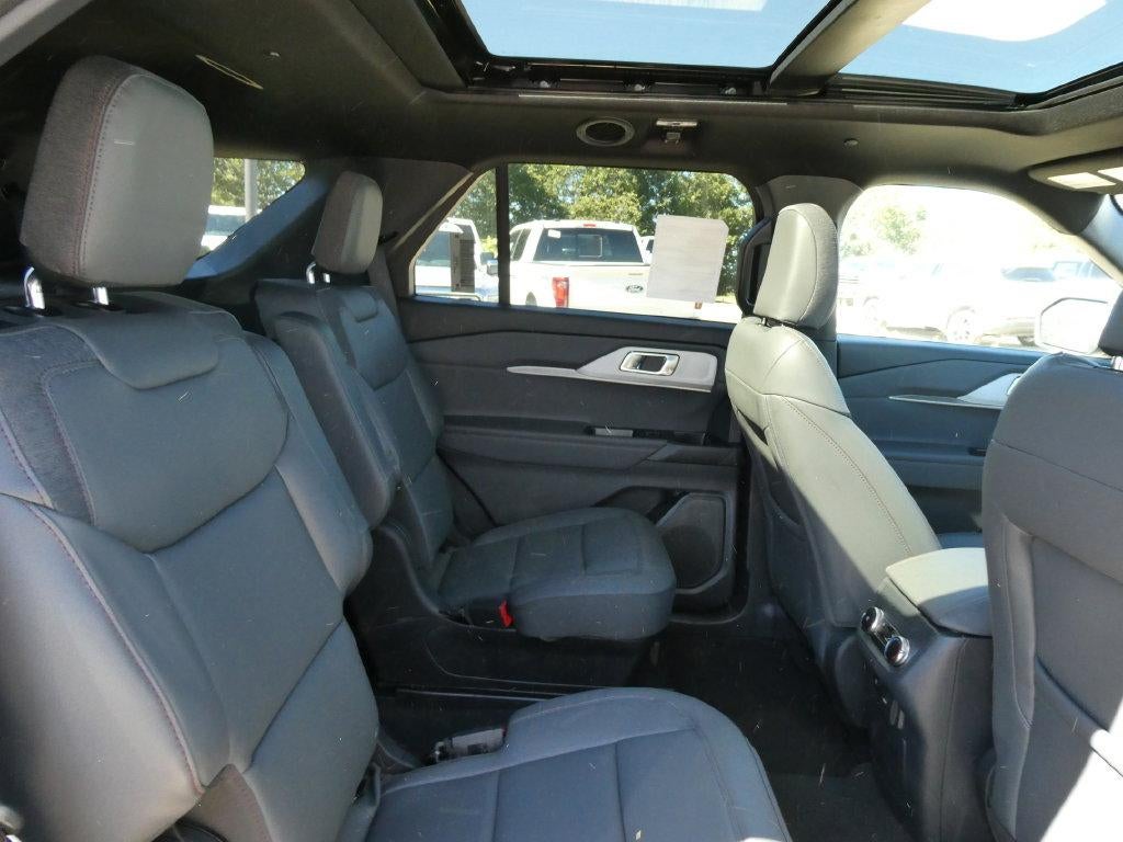 2027 Ford Explorer Active w/200A Pkg 4WD