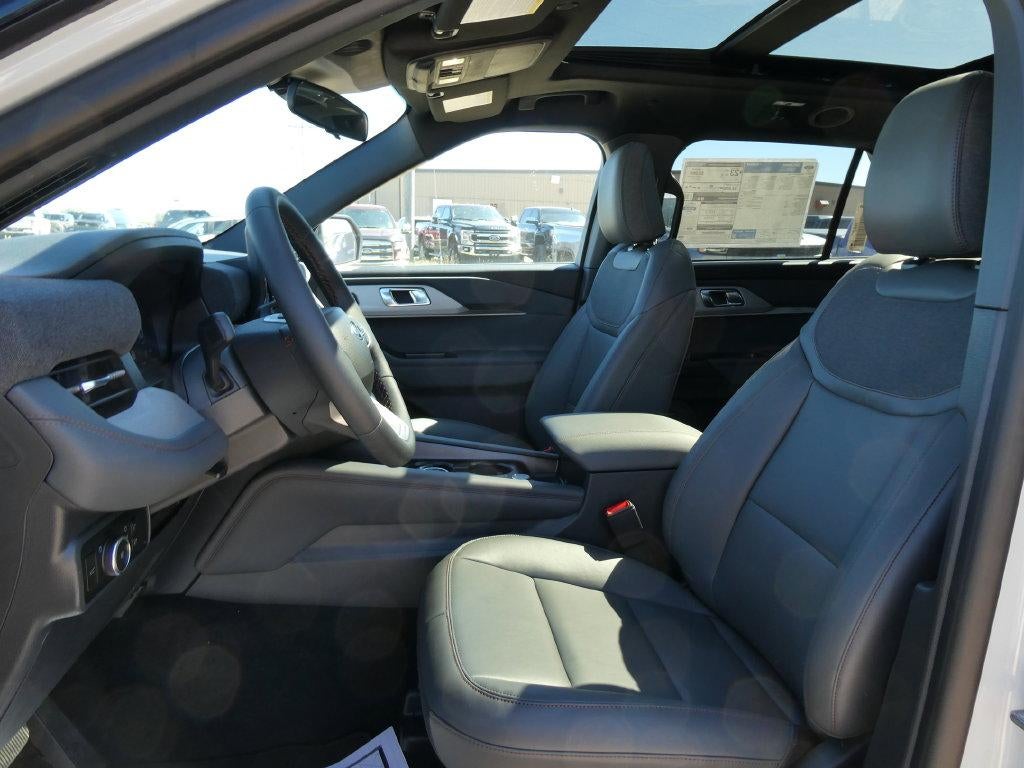 2027 Ford Explorer Active w/200A Pkg 4WD