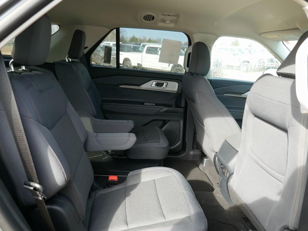 2026 Ford Explorer Active w/100A Pkg 4WD