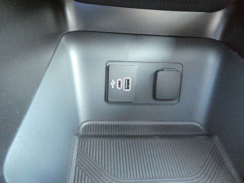 2026 Ford Explorer Active w/100A Pkg 4WD