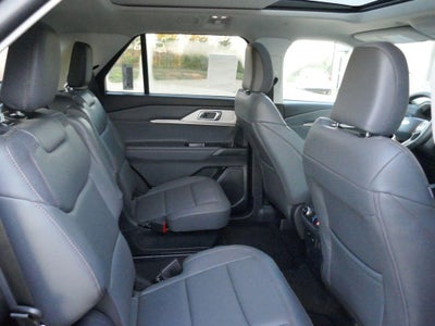 2026 Ford Explorer Active w/100A Pkg 4WD