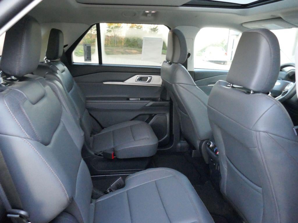 2026 Ford Explorer Active w/100A Pkg 4WD