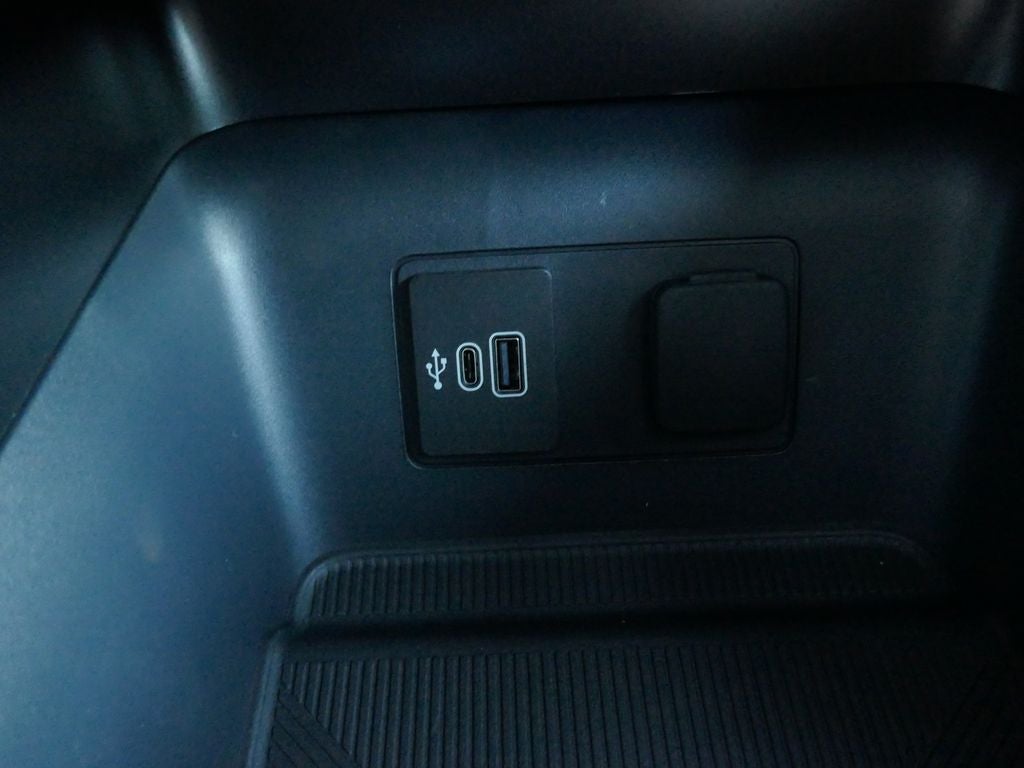 2026 Ford Explorer Active w/100A Pkg 4WD