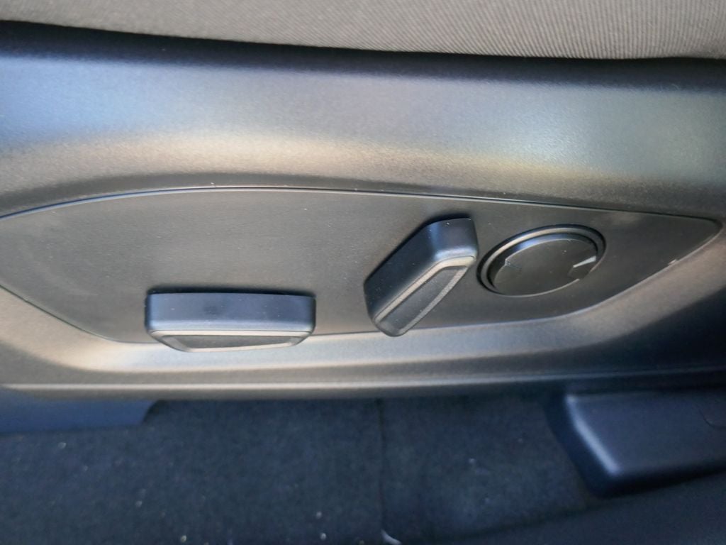 2026 Ford Explorer Active w/100A Pkg 4WD