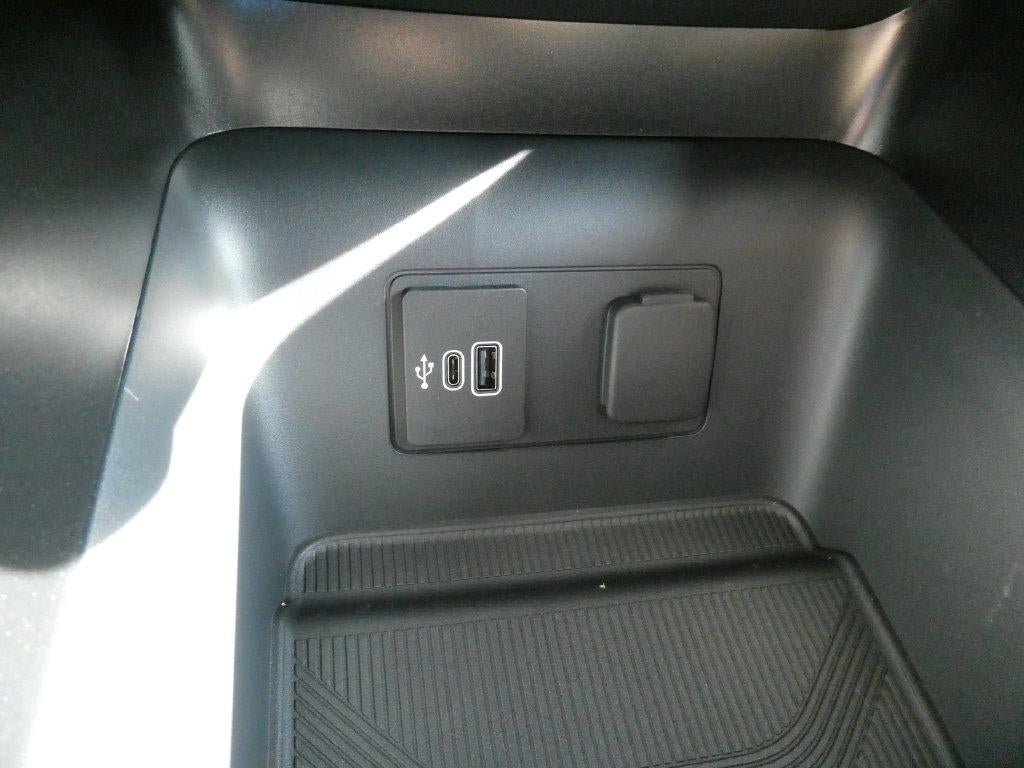 2027 Ford Explorer Active w/200A Pkg 4WD