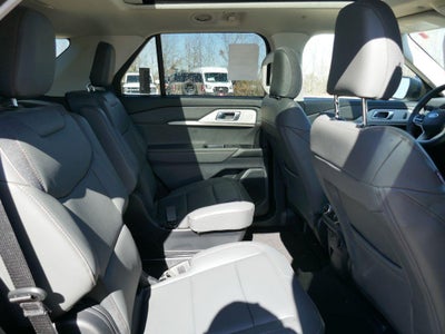 2026 Ford Explorer Active w/100A Pkg 4WD