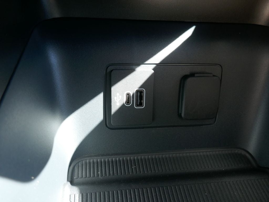 2026 Ford Explorer Active w/100A Pkg 4WD