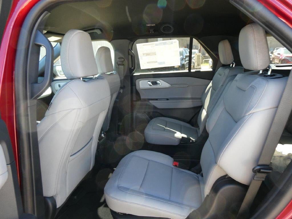 2027 Ford Explorer Active w/200A Pkg 4WD