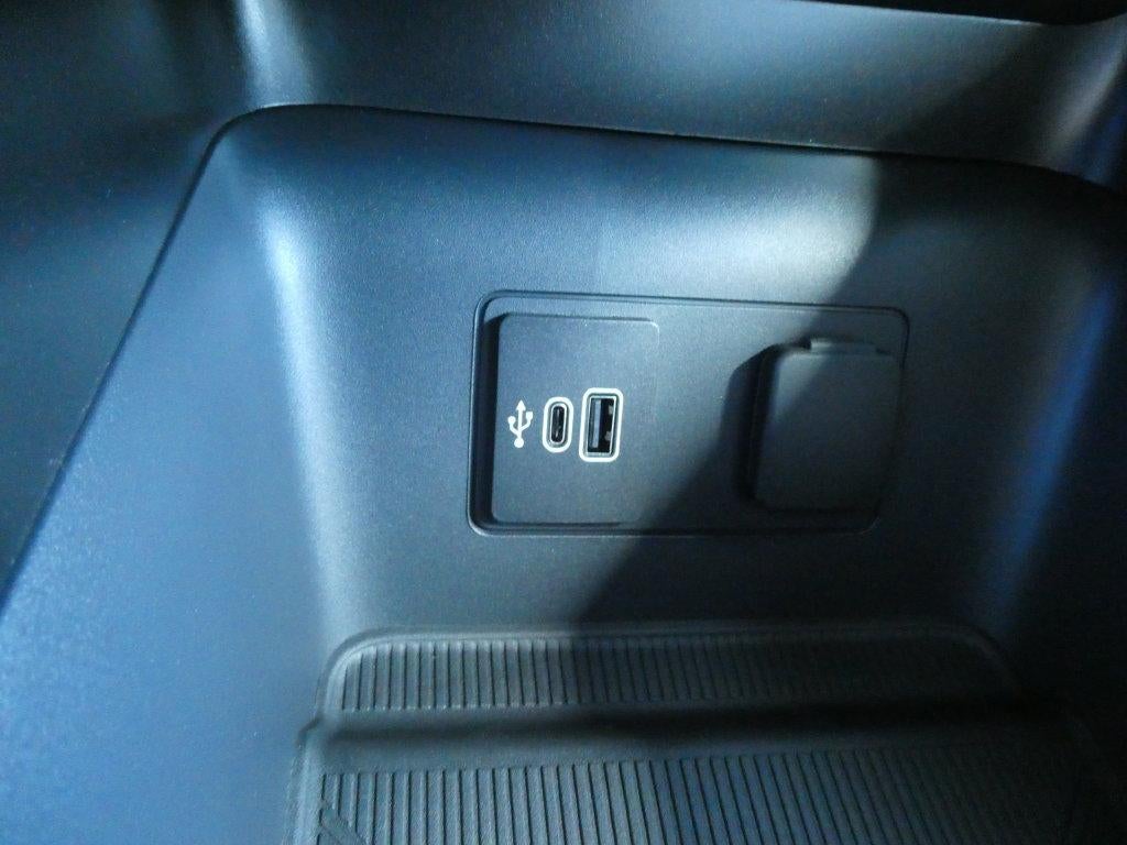 2027 Ford Explorer Active w/200A Pkg 4WD