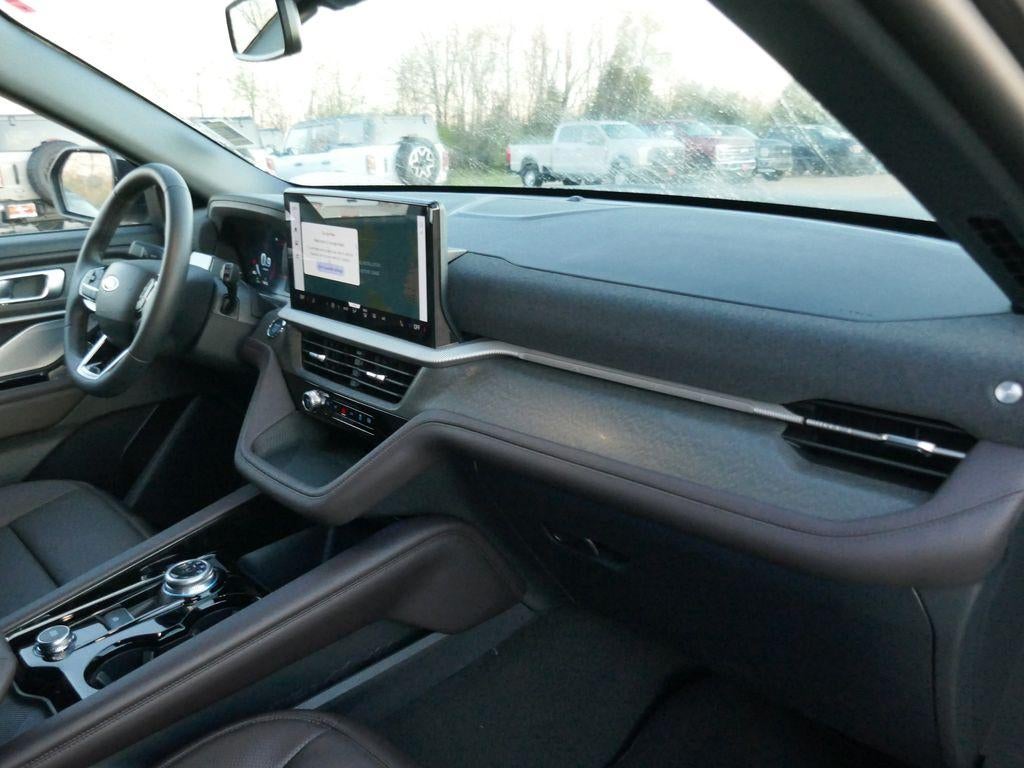 2026 Ford Explorer Platinum 4WD