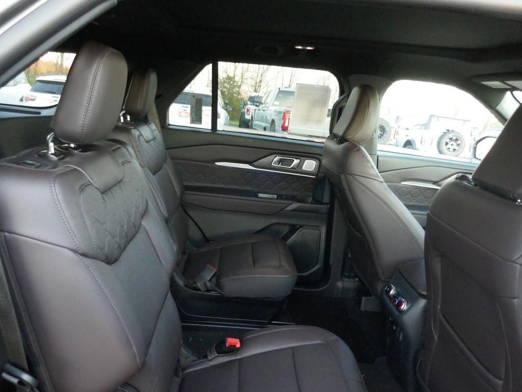 2026 Ford Explorer Platinum 4WD