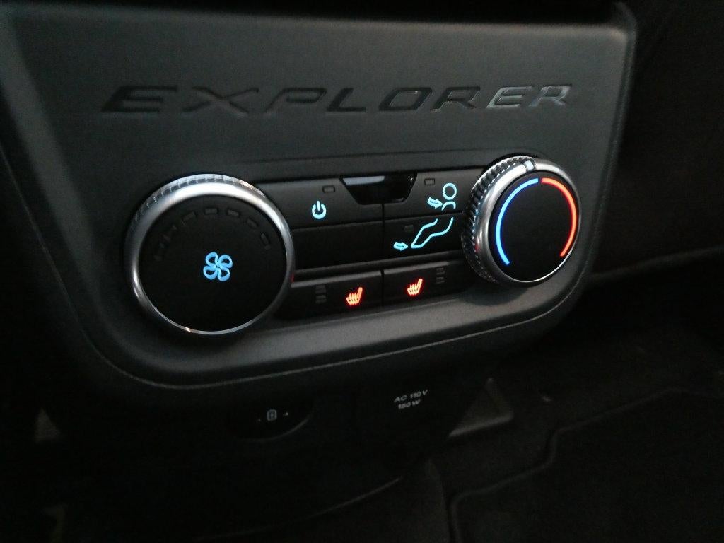 2026 Ford Explorer Platinum 4WD