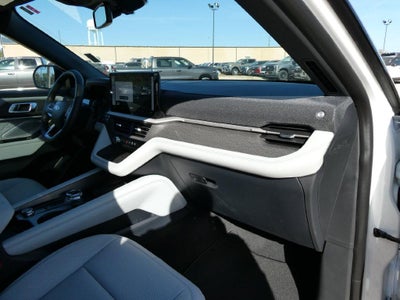 2027 Ford Explorer Platinum 4WD