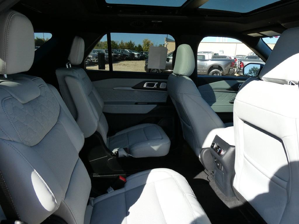 2027 Ford Explorer Platinum 4WD