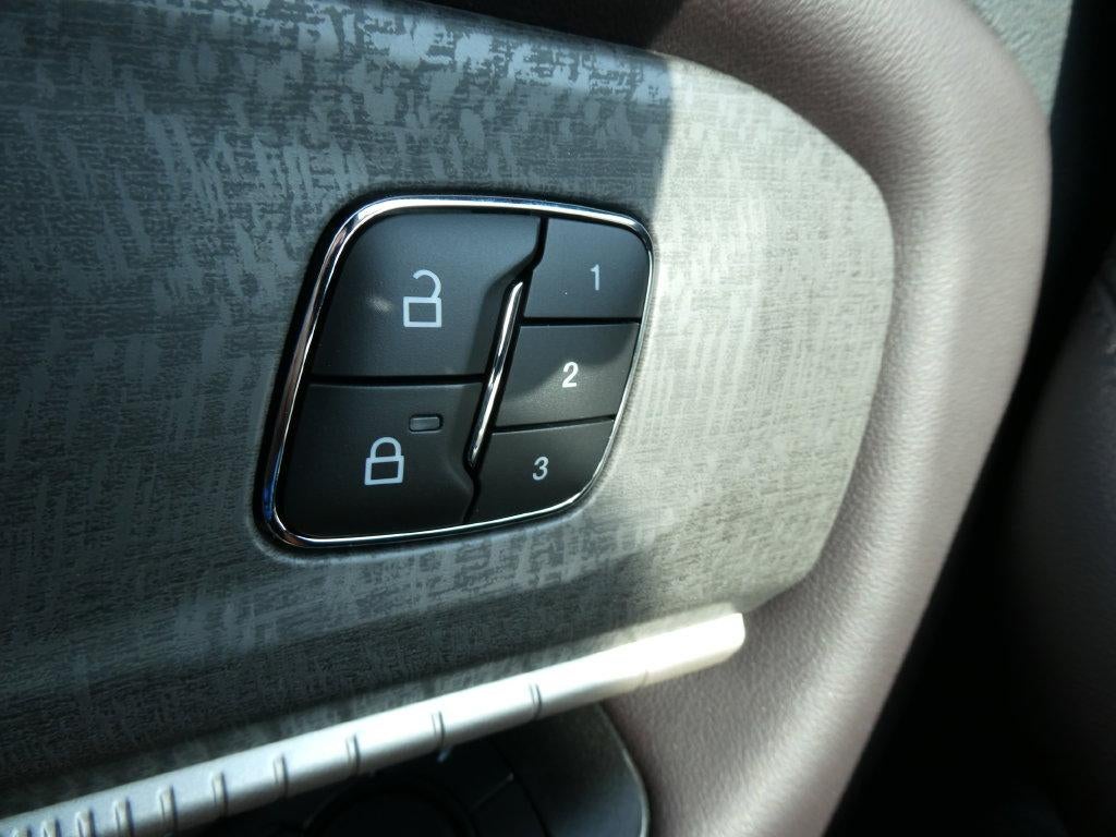 2027 Ford Explorer Platinum 4WD
