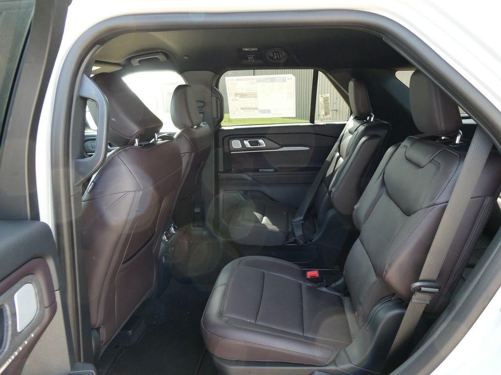 2027 Ford Explorer Platinum 4WD