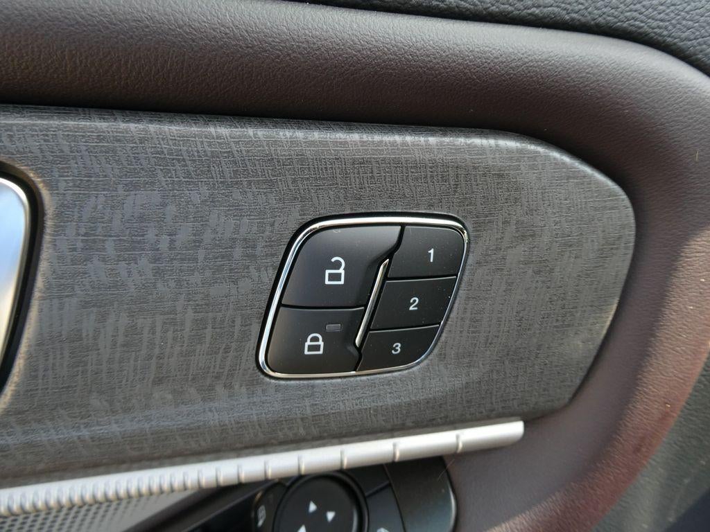 2027 Ford Explorer Platinum 4WD