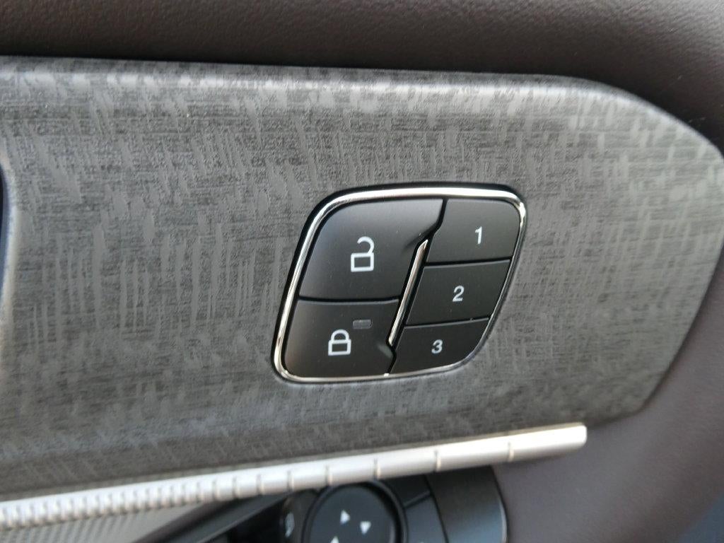 2027 Ford Explorer Platinum 4WD
